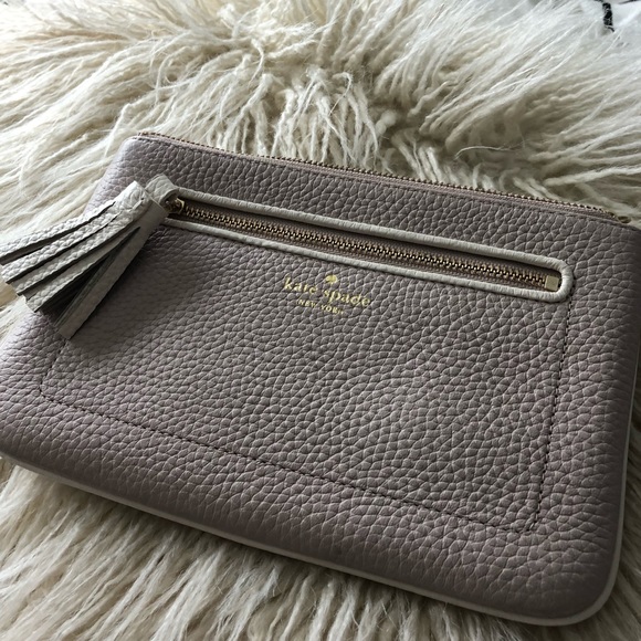 kate spade Handbags - NWOT Kate Spade Wristlet